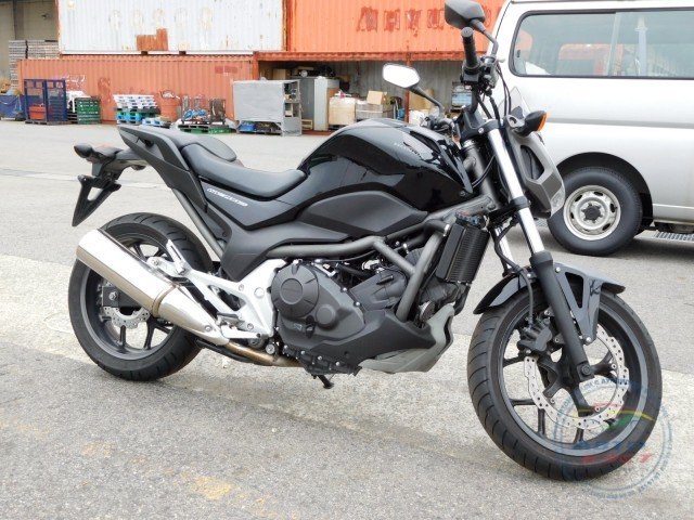 Мотоцикл 700 кубов. Honda nc700x. Nc700s. Honda nc700s черный. Honda nc700x Custom.