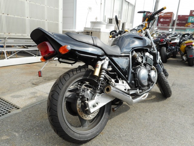 CB 400 SF спицованные колеса