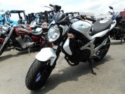 мотоциклы SUZUKI GLADIUS 400 ABS фото 2