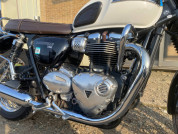  TRIUMPH BONNEVILLE T100  10