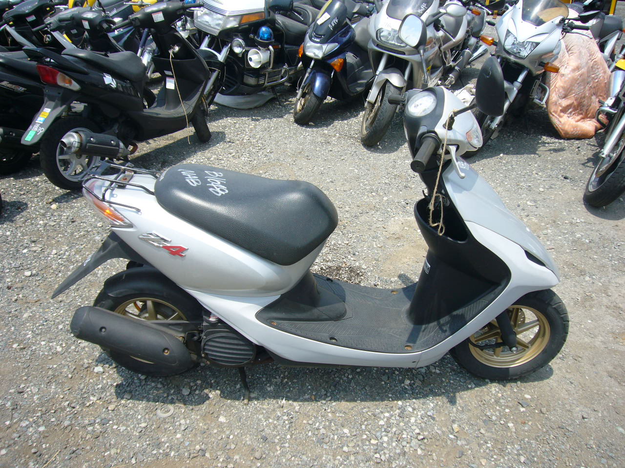 Запчасти honda dio. Хонда дио z4. Хонда дио z4 Smart. Хонда мопед 4т. Honda Dio z4 багажник.