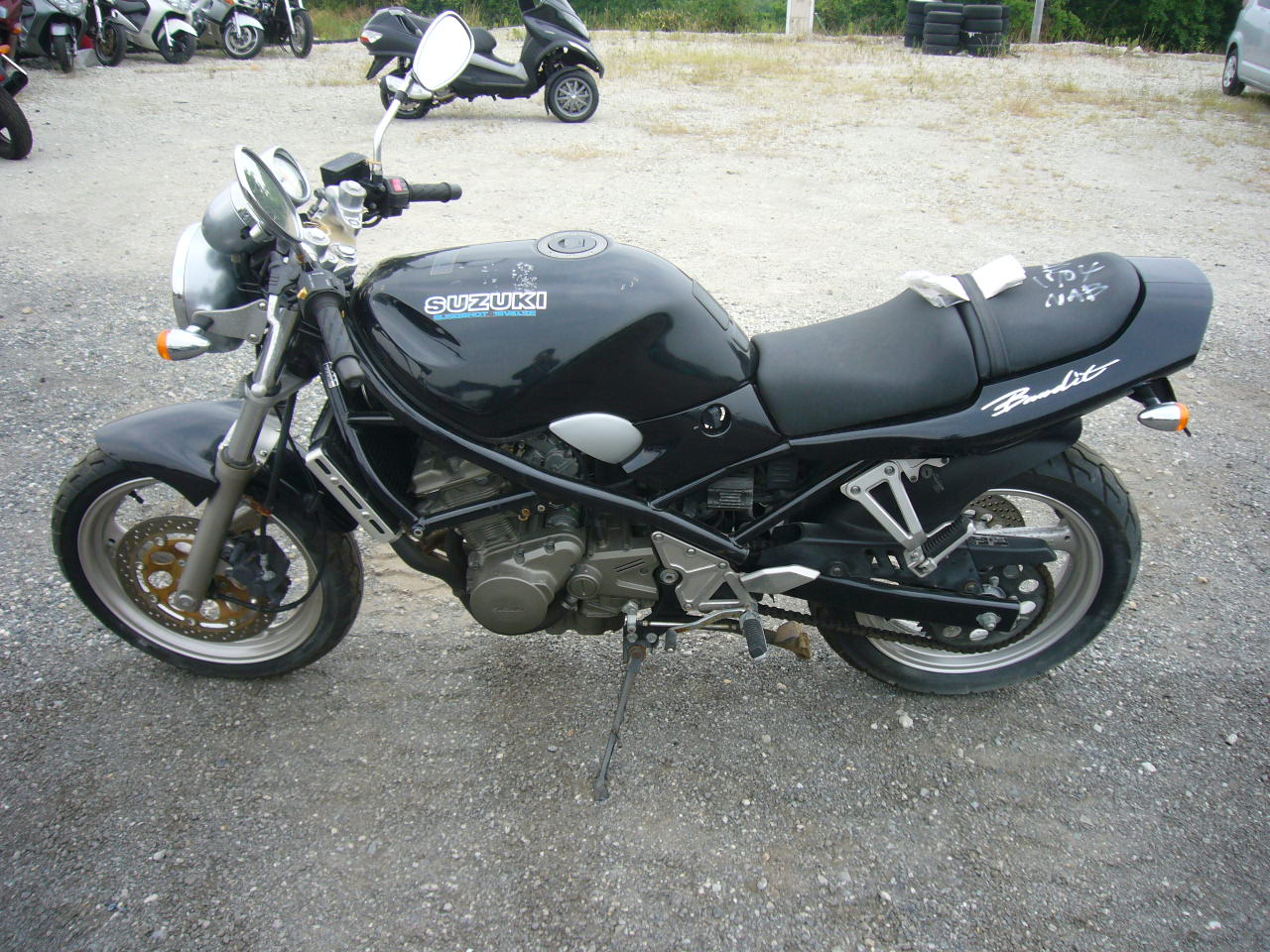 Suzuki Bandit 250 2