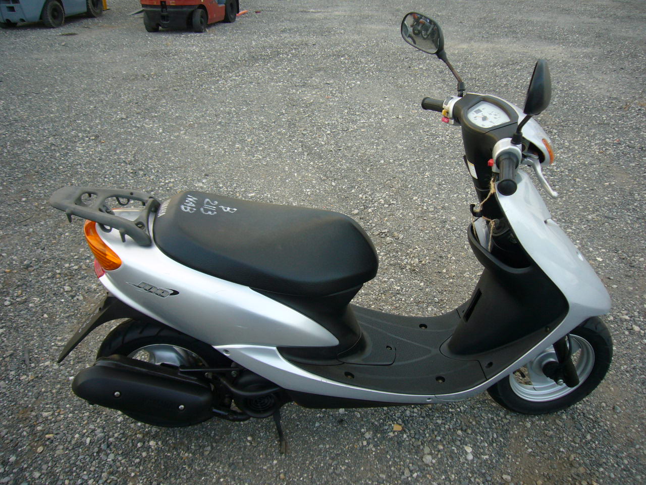 Бу японские скутеры купить. Yamaha мопед 2003 50 куб. Японский скутер Ямаха. Мопед японец Ямаха. Запчасти на японские Мопеды.