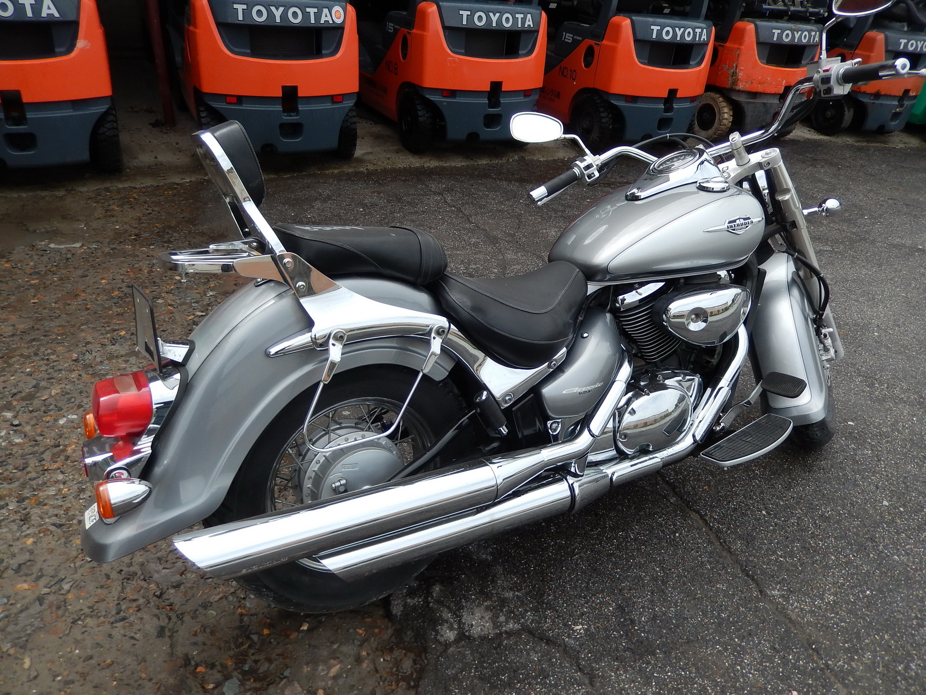 Suzuki Intruder 400