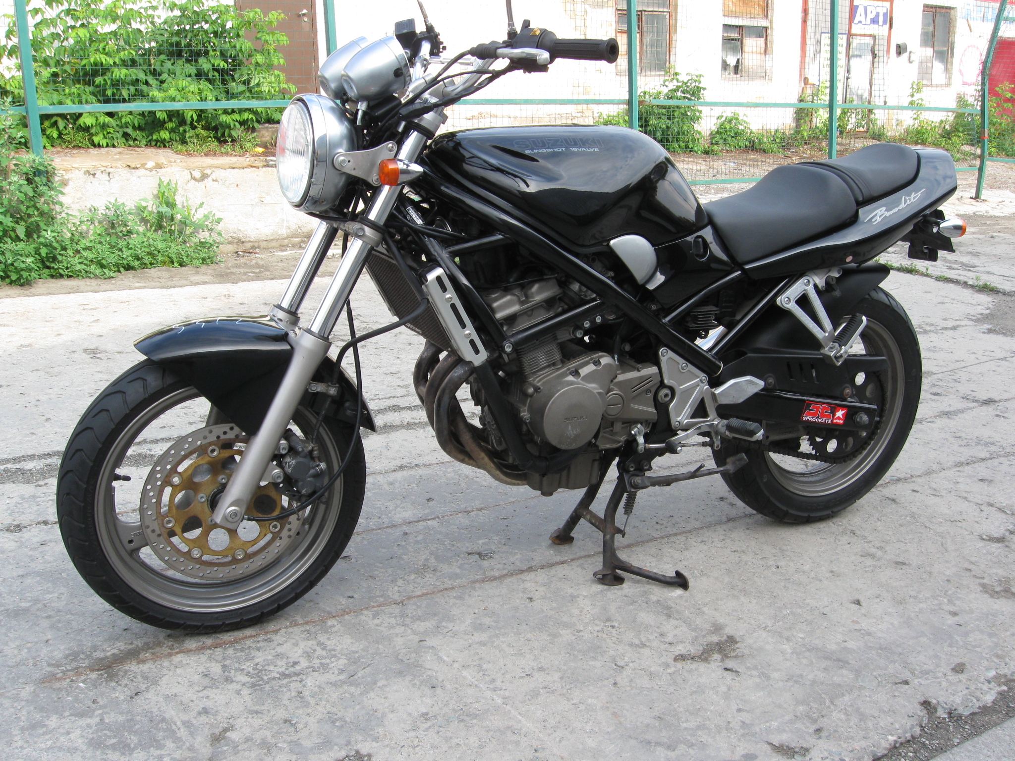 Suzuki Bandit 250 2