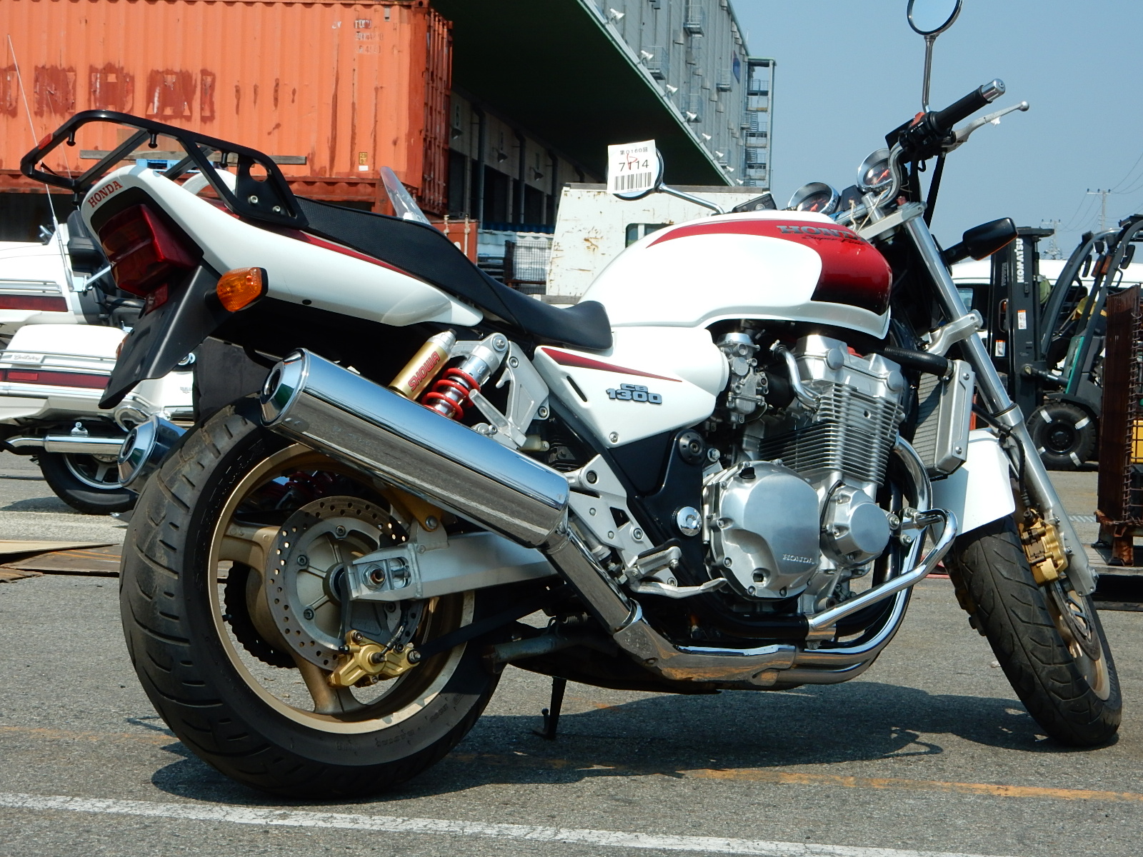 мотоцикл 750 кубов